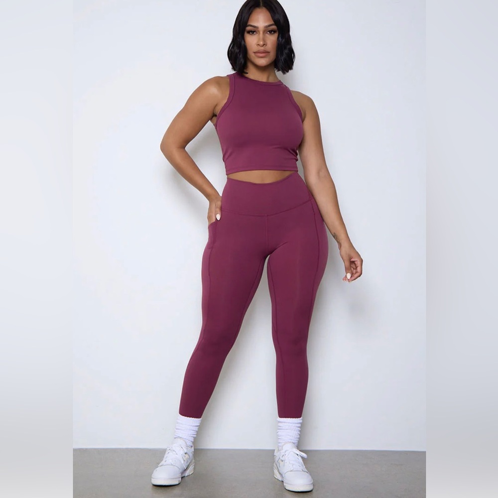 Icon Active Essential crop and leggings